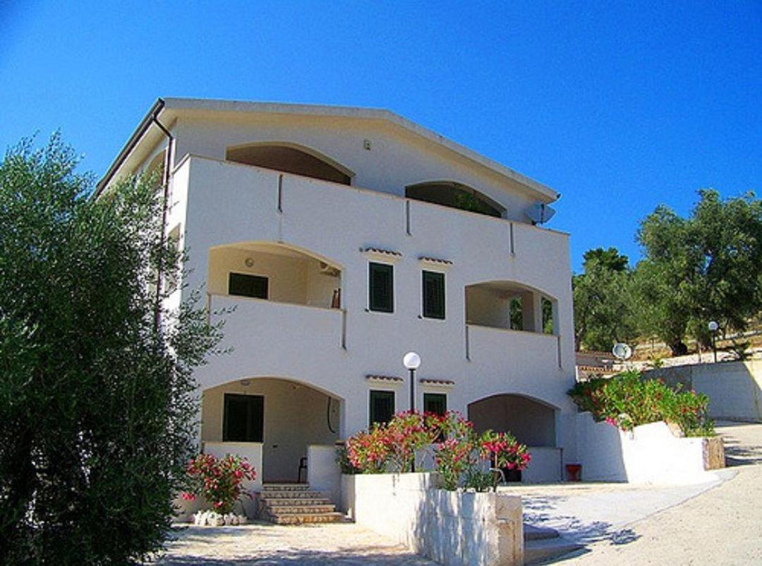 Villa Rinaldi Apartment Вьесте Экстерьер фото